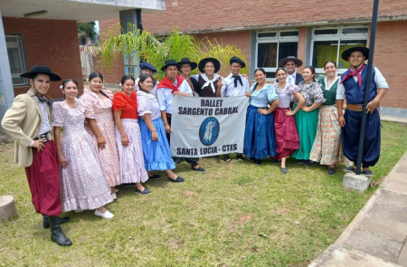 El Ballet Sargento Cabral que acaba de consagrarse finalista de los certámenes Pre Fiesta Nacional del Chamamé